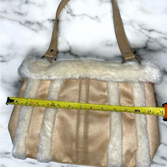 Bath and Bodyworks Bag - faux fur Tote Bag Purse - Picture 6 of 7